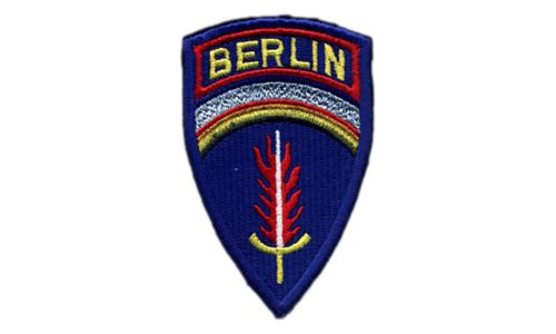 Berlin T-Shirt M store East & West Berlin World War 2 Occupation Zones Embroidered D7